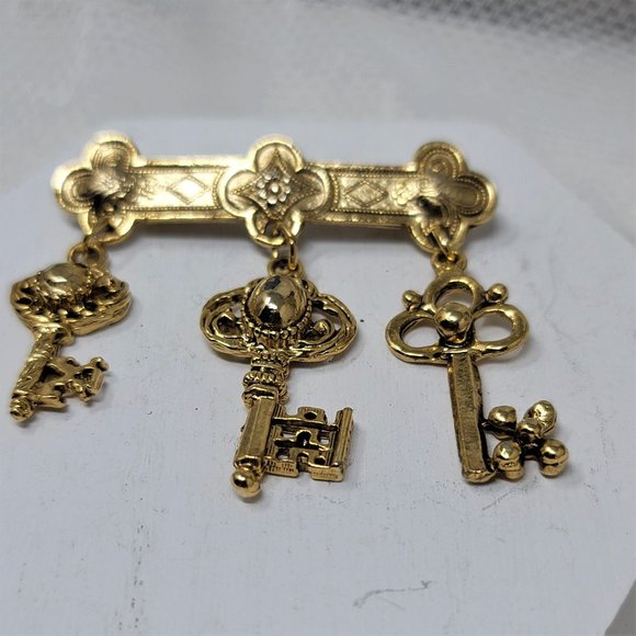Triple Dangle Key Pin Brooch Goldtone - Picture 2 of 6